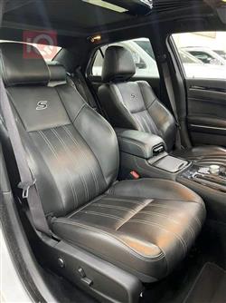 کرایسلەر 300